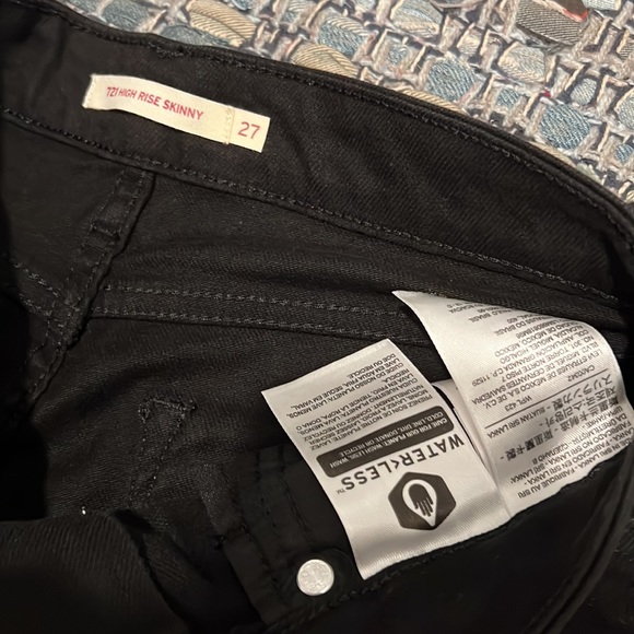 Levi’s 721 distressed high rise skinny jeans - Picture 3 of 5